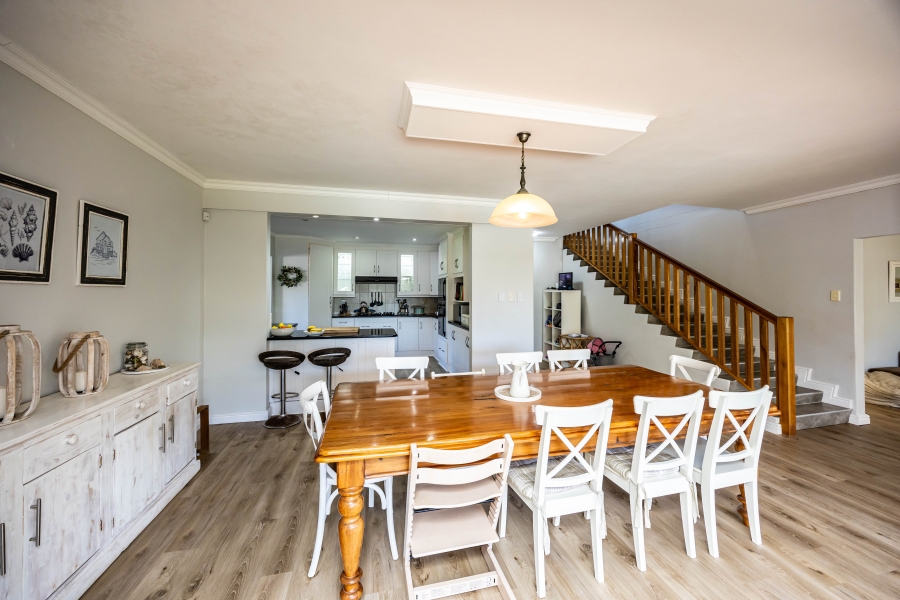 To Let 4 Bedroom Property for Rent in Kidds Beach Eastern Cape
